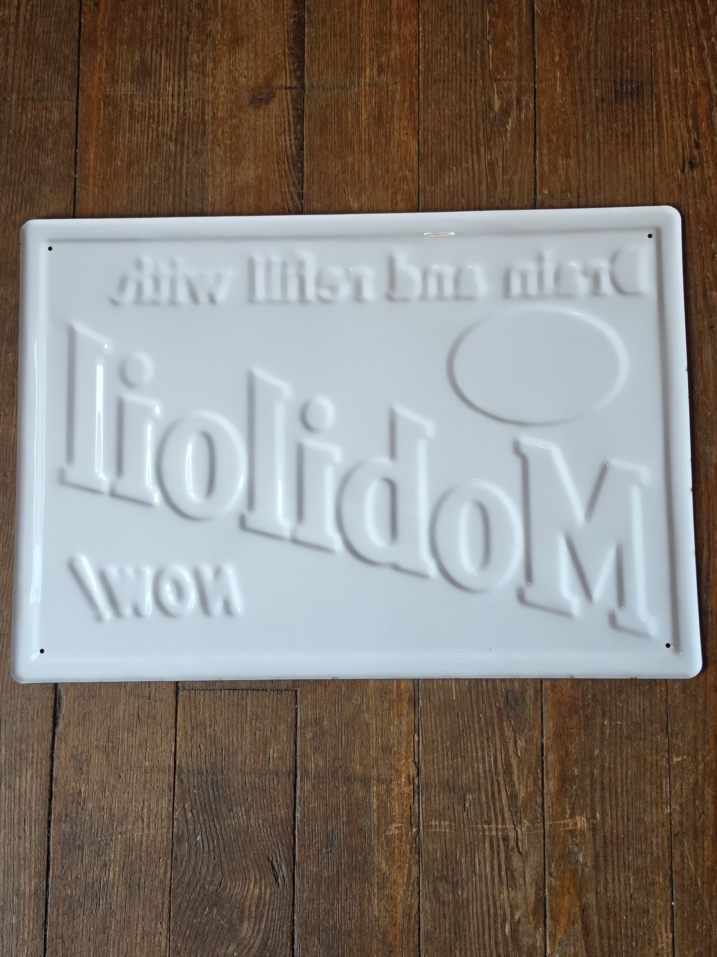 Mobiloil metal sign