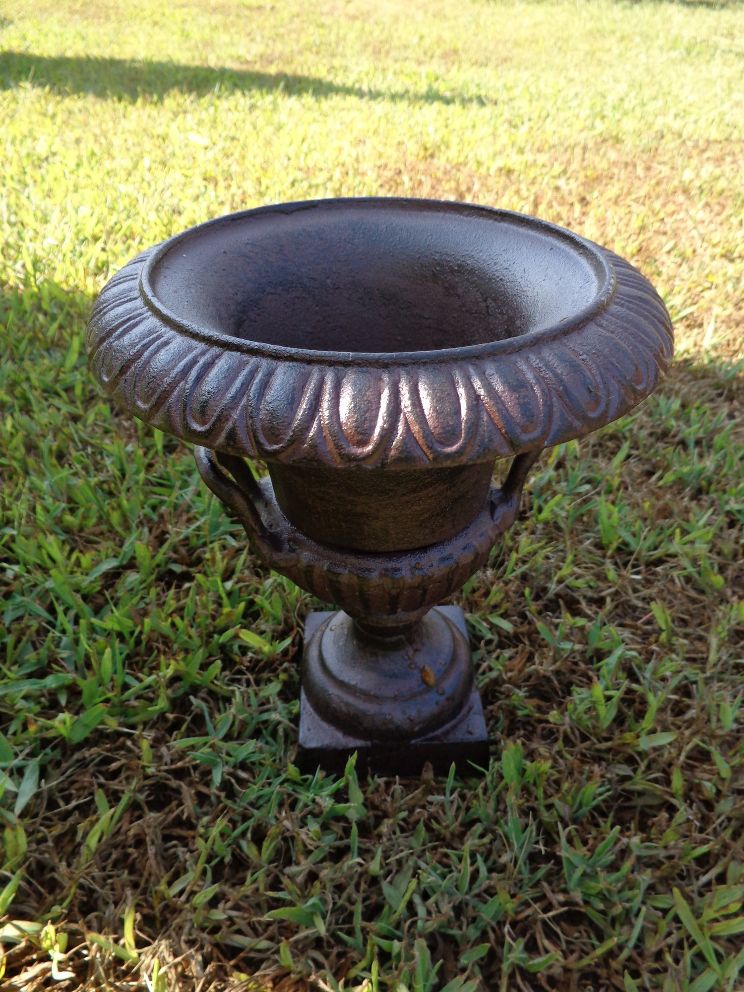 Cast Iron Urns | Timeless Beauty Meets High Quality